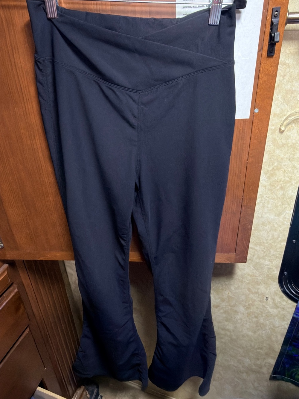 Halara PatItOff dog hair resistant leggings- flare leg long length size XL